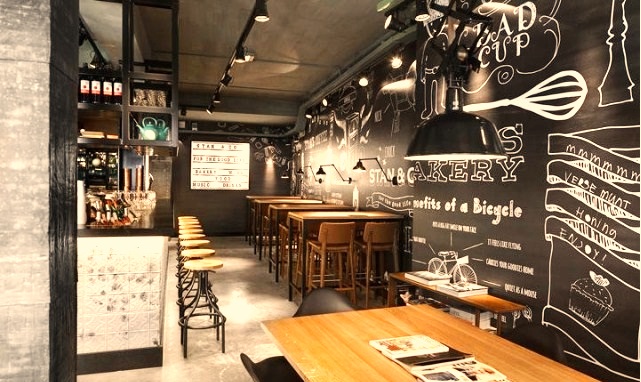 меловые обои в кафе