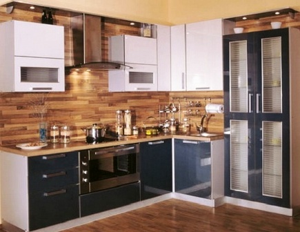 Чем заменить обои на стенах в кухне